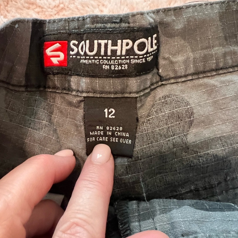South Pole Gray and Black Cargo Shorts - Picture 2 of 8